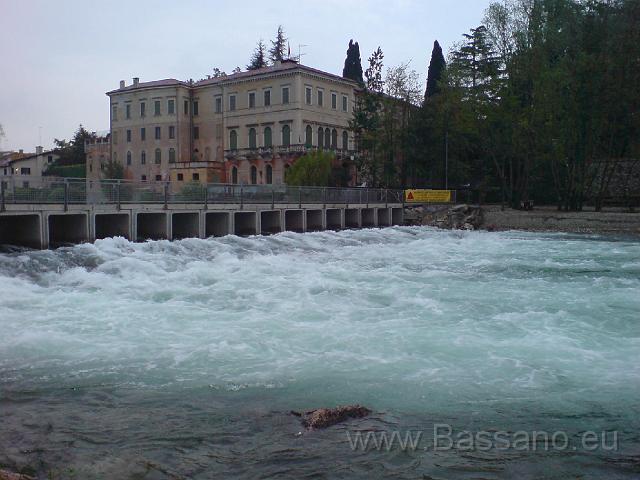 Adunata Alpini BAssano 2008 MK-017.JPG